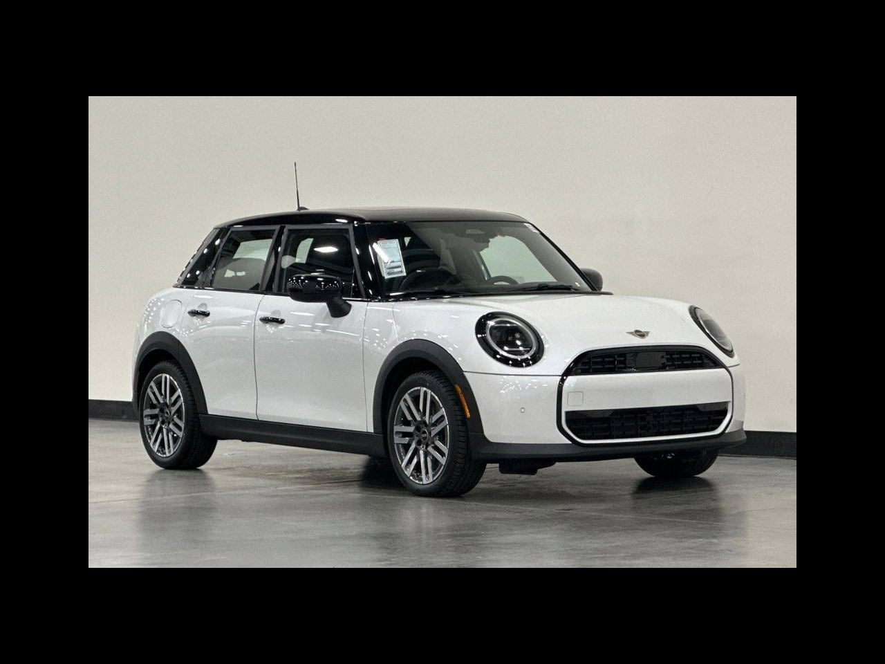 2026 MINI 4 DOOR SIGNATURE PLUS
