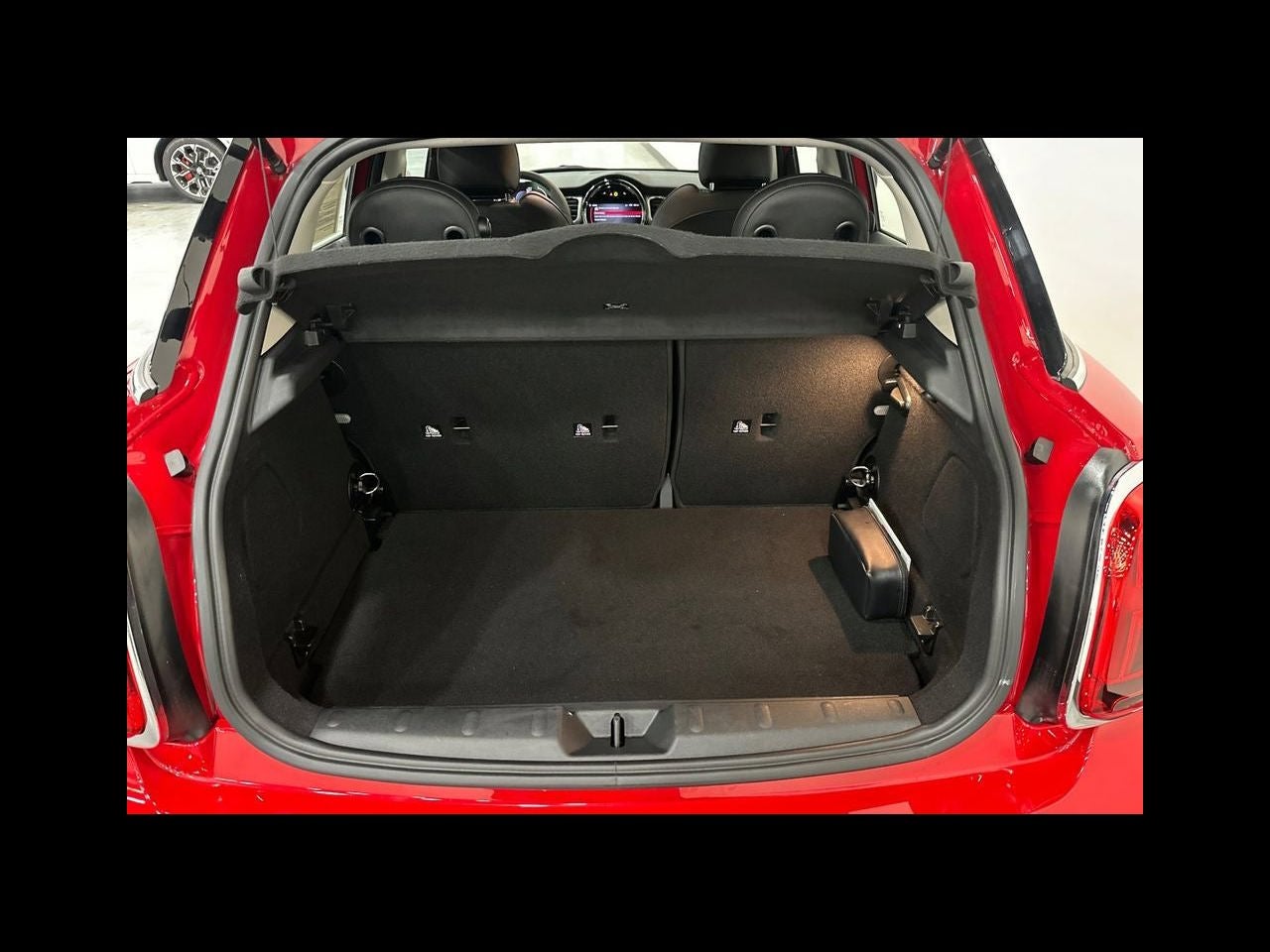 2024 MINI HARDTOP 4 DOOR Signature