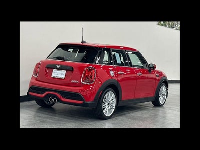 2024 MINI HARDTOP 4 DOOR Signature