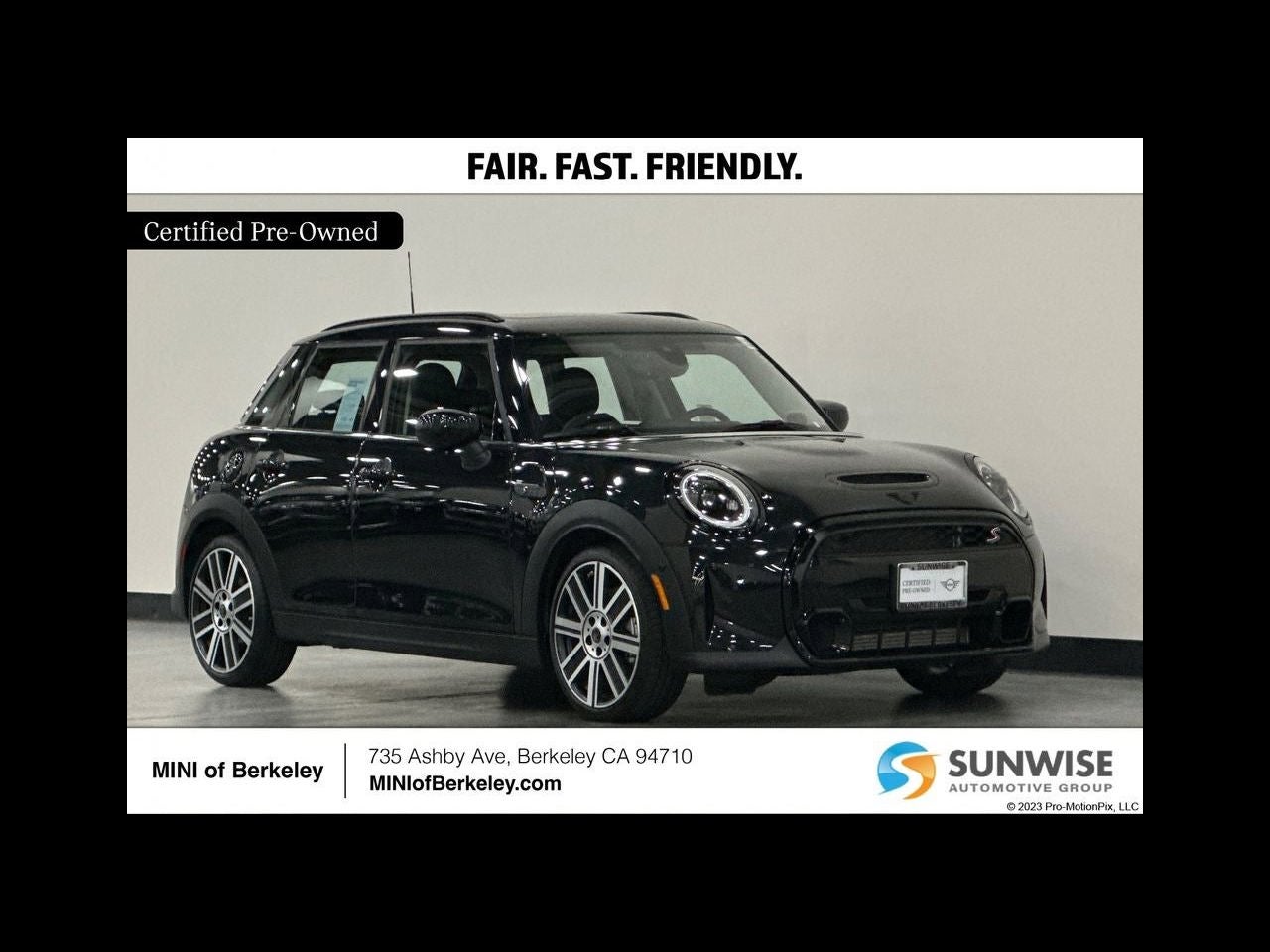 2024 MINI HARDTOP 4 DOOR Iconic