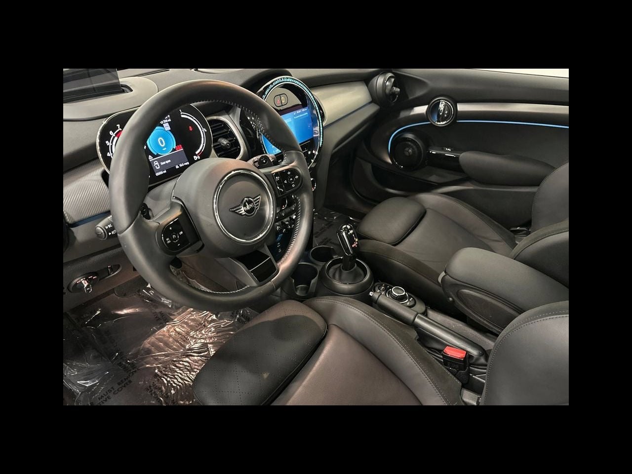 2024 MINI HARDTOP 4 DOOR Iconic