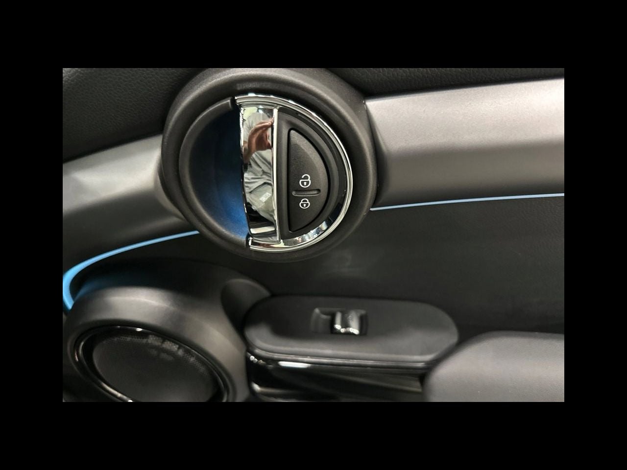 2024 MINI HARDTOP 4 DOOR Iconic