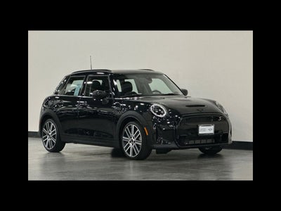 2024 MINI HARDTOP 4 DOOR Iconic