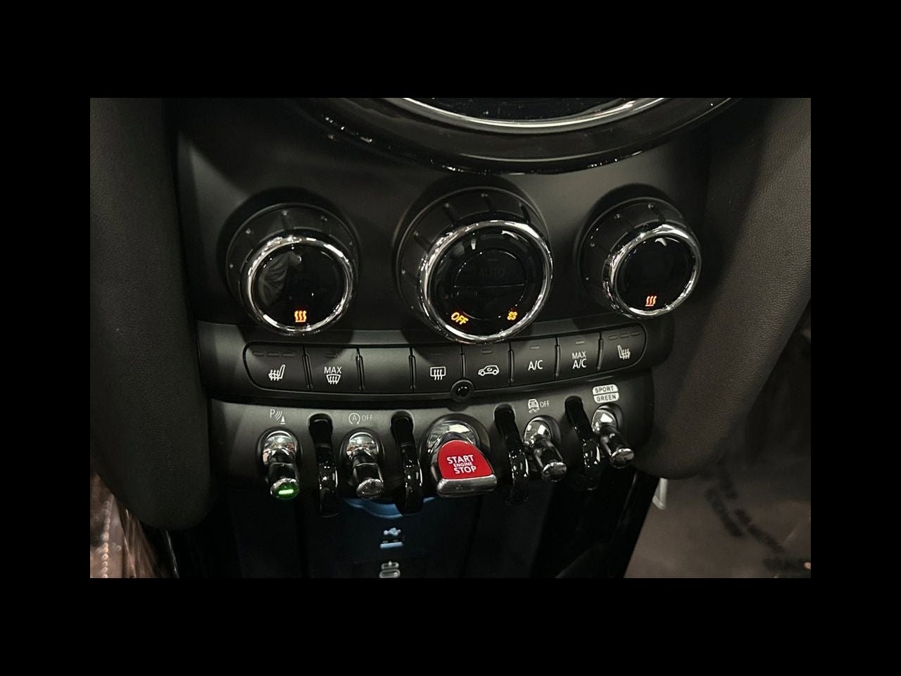 2024 MINI HARDTOP 4 DOOR Iconic