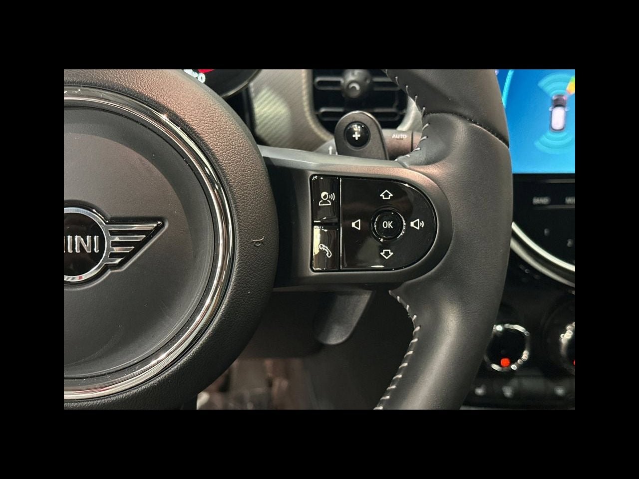 2024 MINI HARDTOP 4 DOOR Iconic