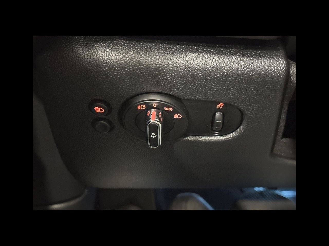 2024 MINI HARDTOP 4 DOOR Iconic