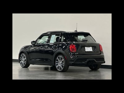 2024 MINI HARDTOP 4 DOOR Iconic