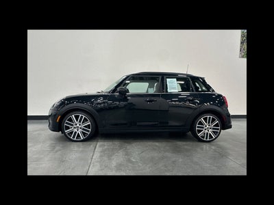 2024 MINI HARDTOP 4 DOOR Iconic