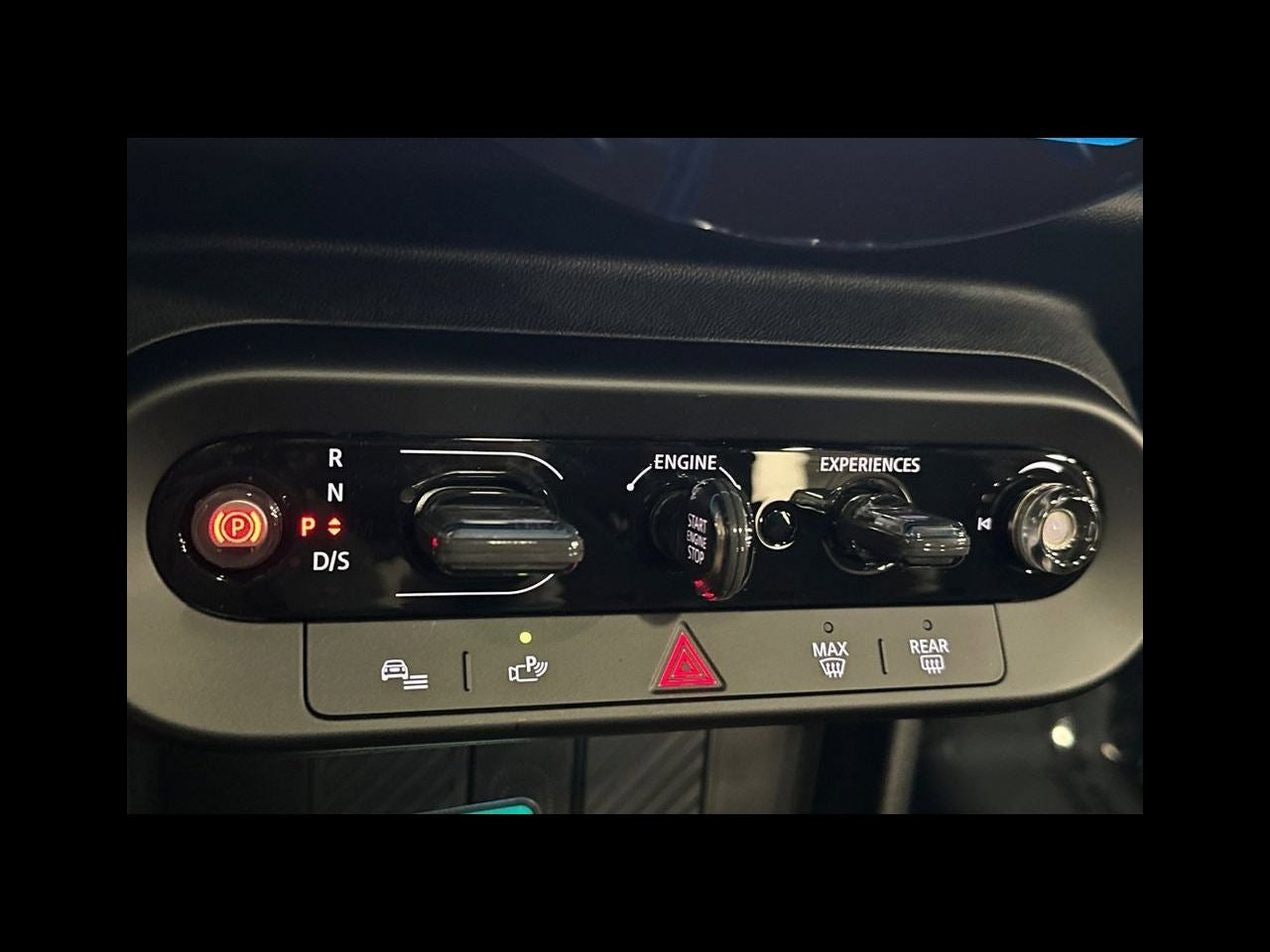 2026 MINI 4 DOOR ICONIC