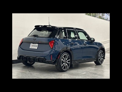 2026 MINI 4 DOOR ICONIC