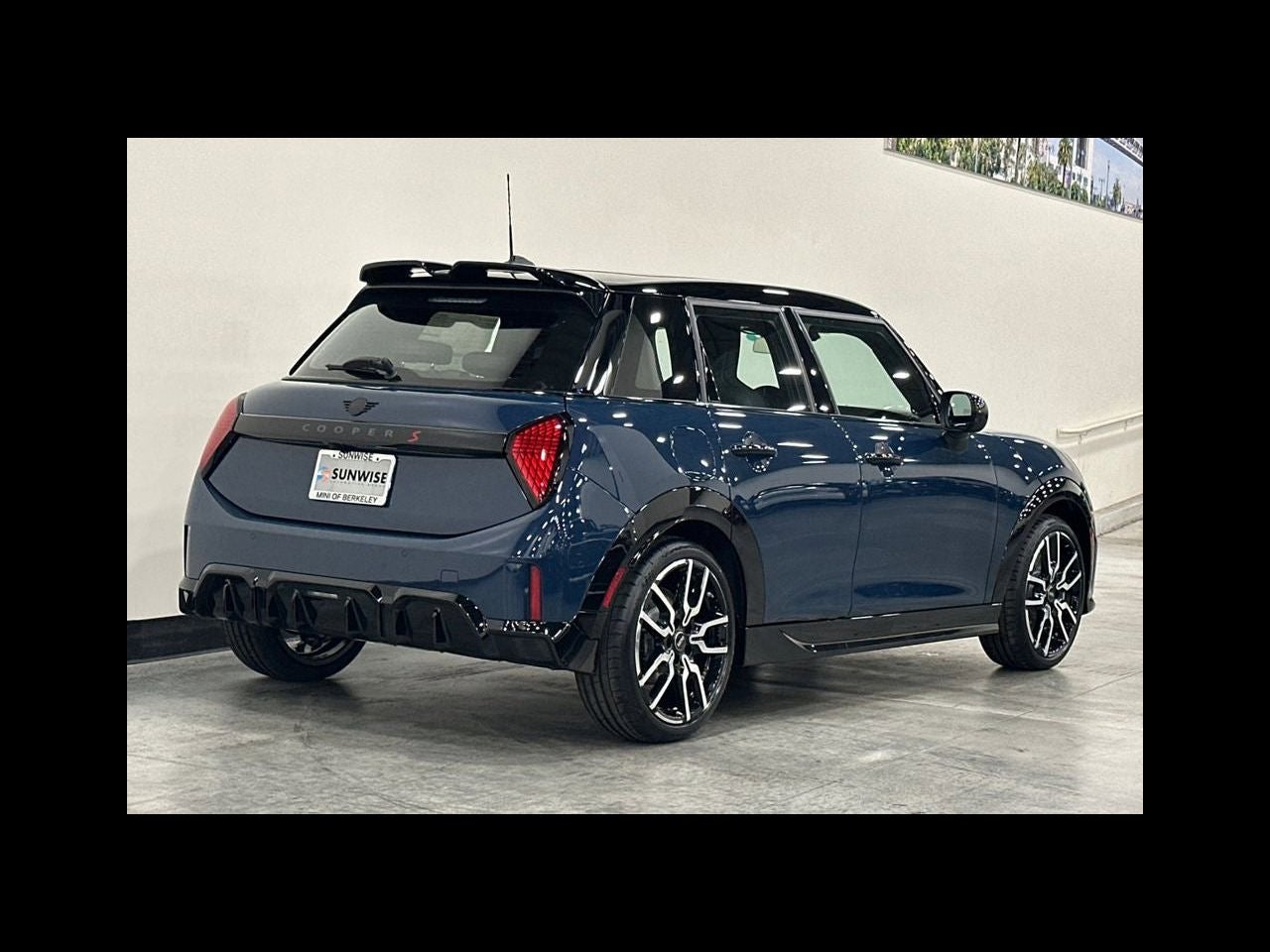 2026 MINI 4 DOOR ICONIC