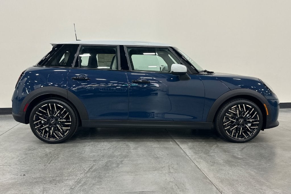2027 MINI 4 DOOR ICONIC