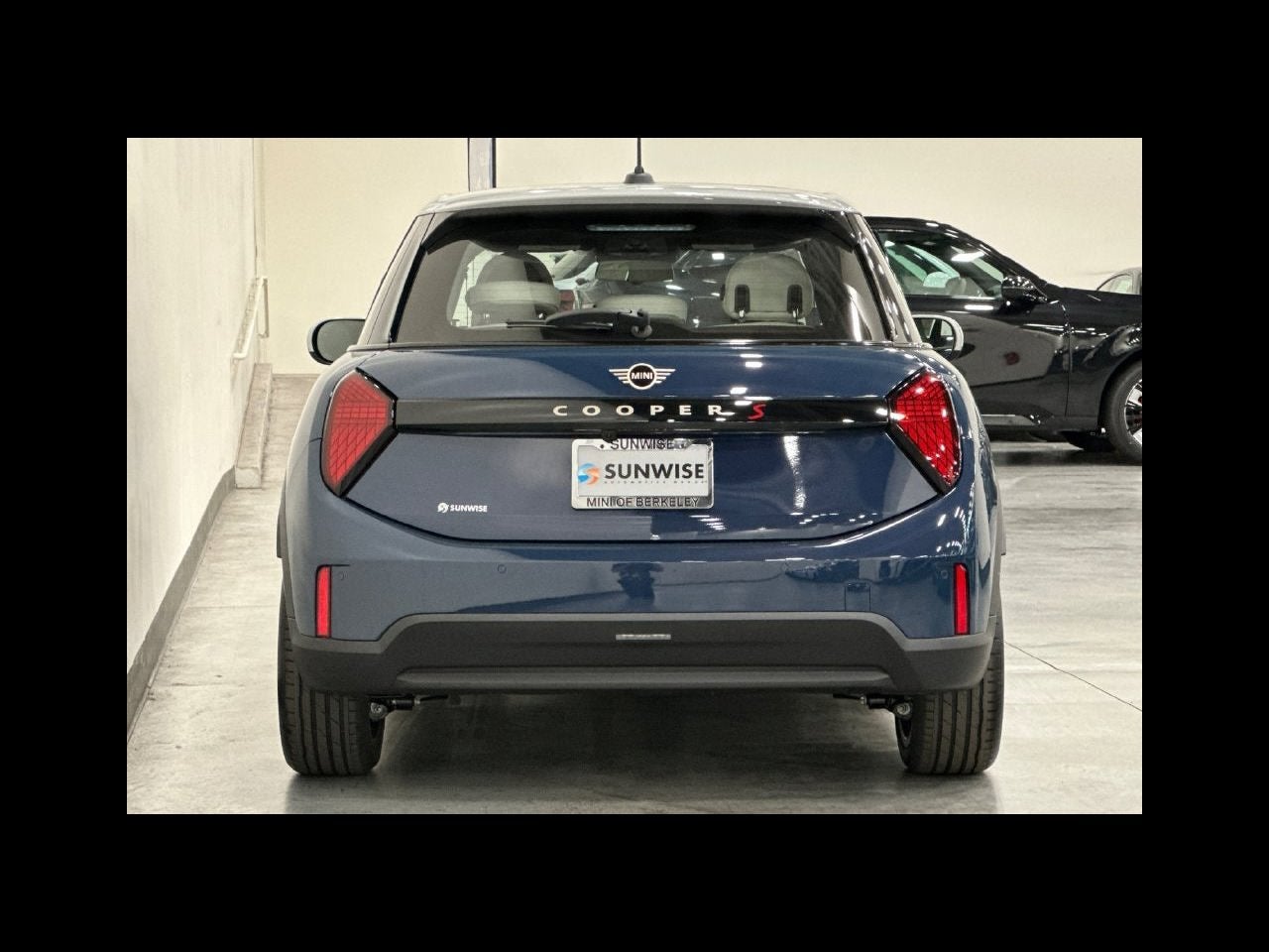 2027 MINI 4 DOOR ICONIC