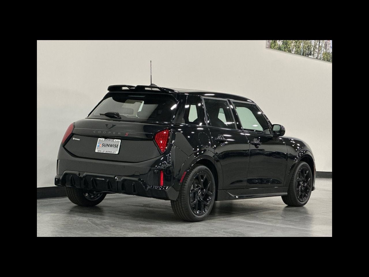 2026 MINI 4 DOOR ICONIC