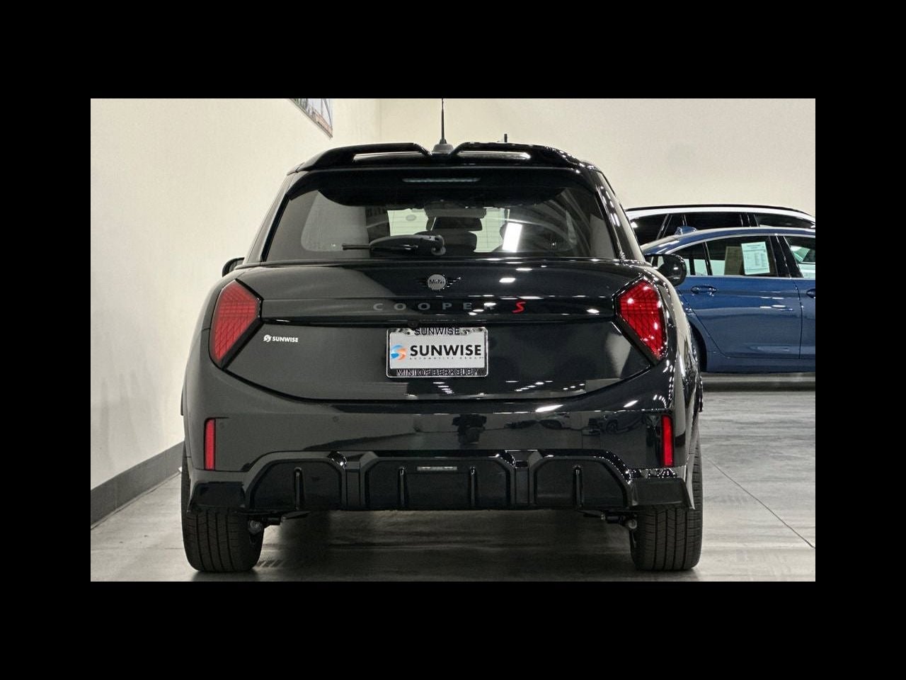2026 MINI 4 DOOR ICONIC