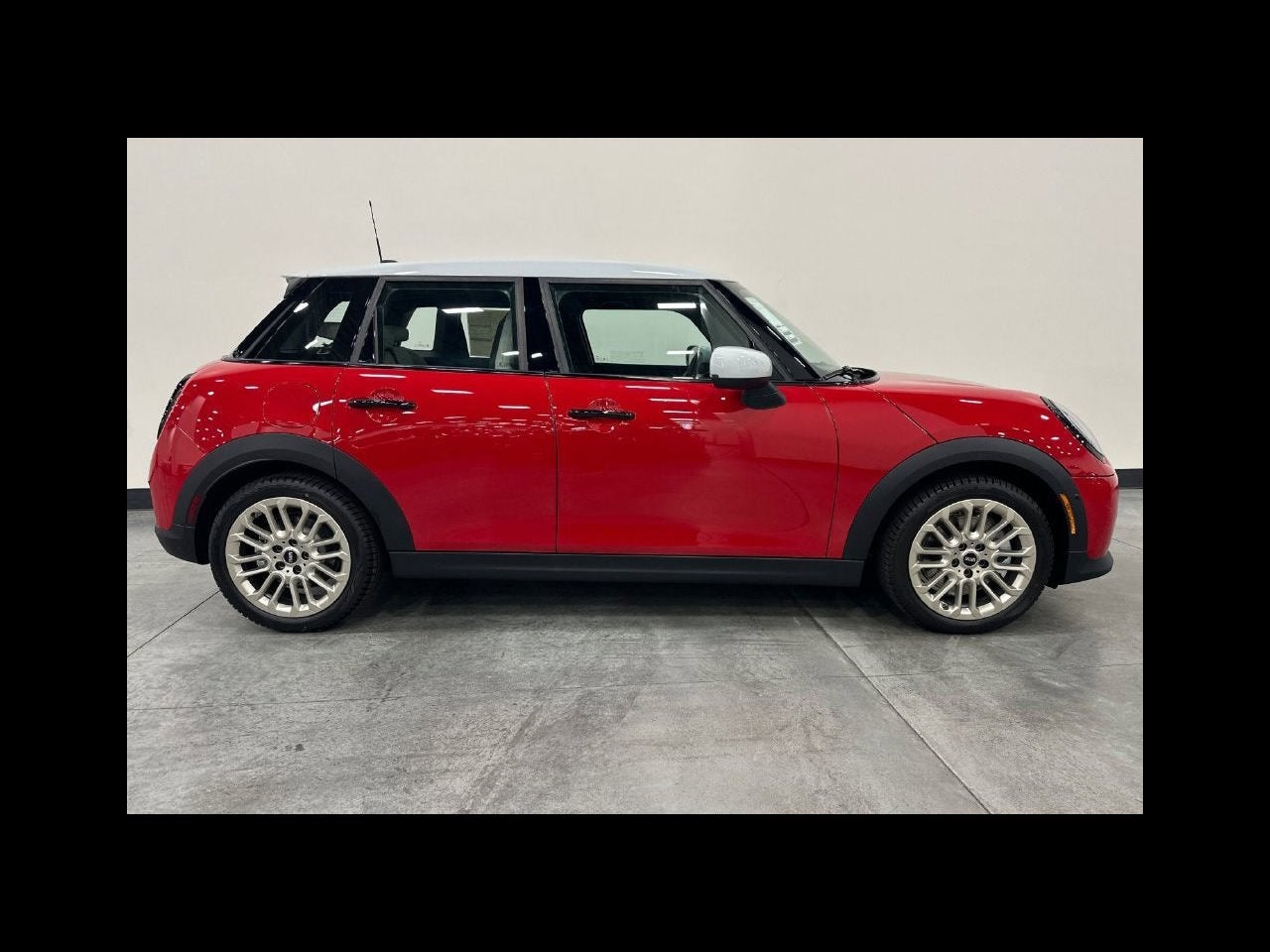 2027 MINI 4 DOOR SIGNATURE PLUS