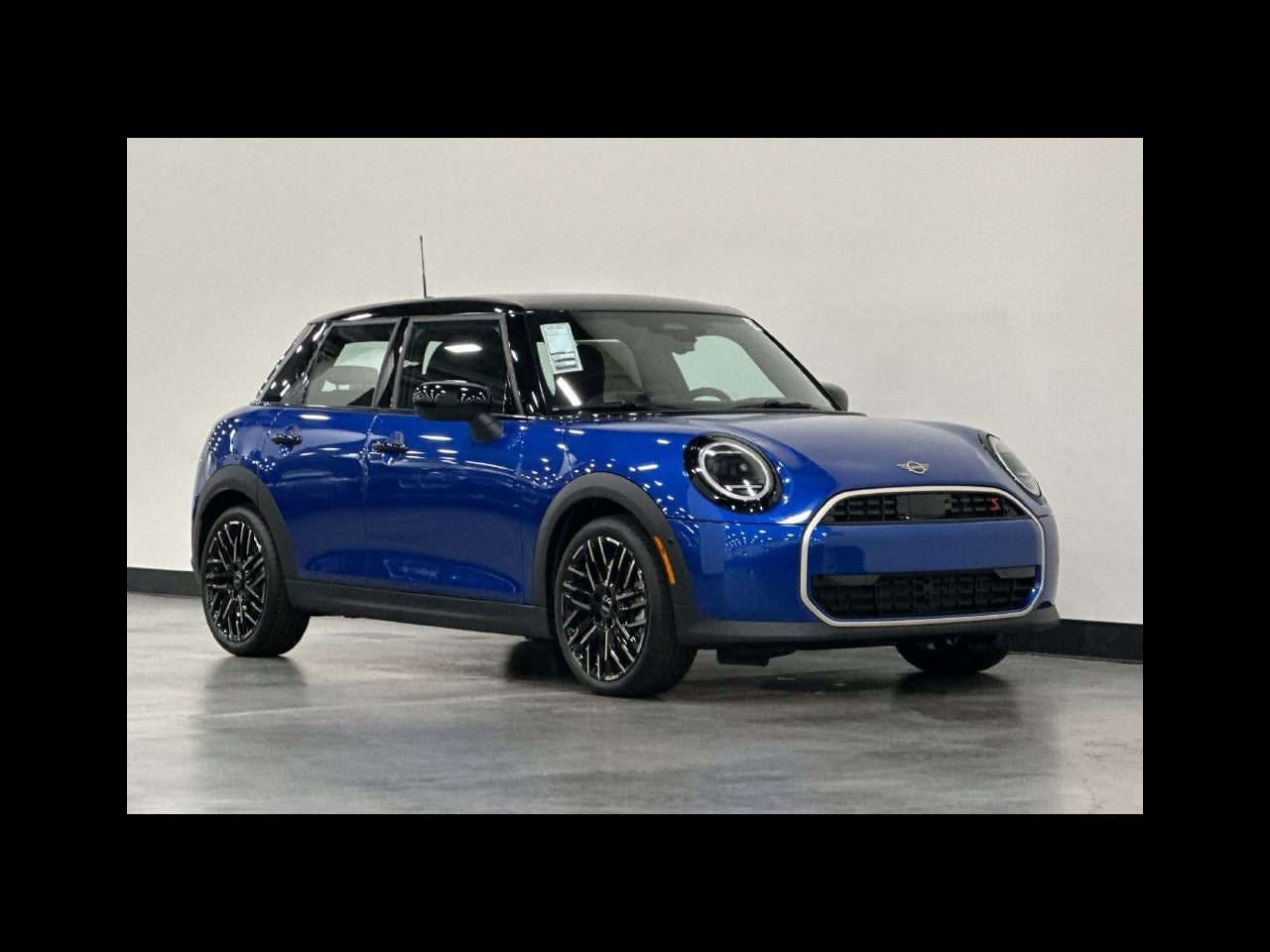 2027 MINI 4 DOOR SIGNATURE PLUS