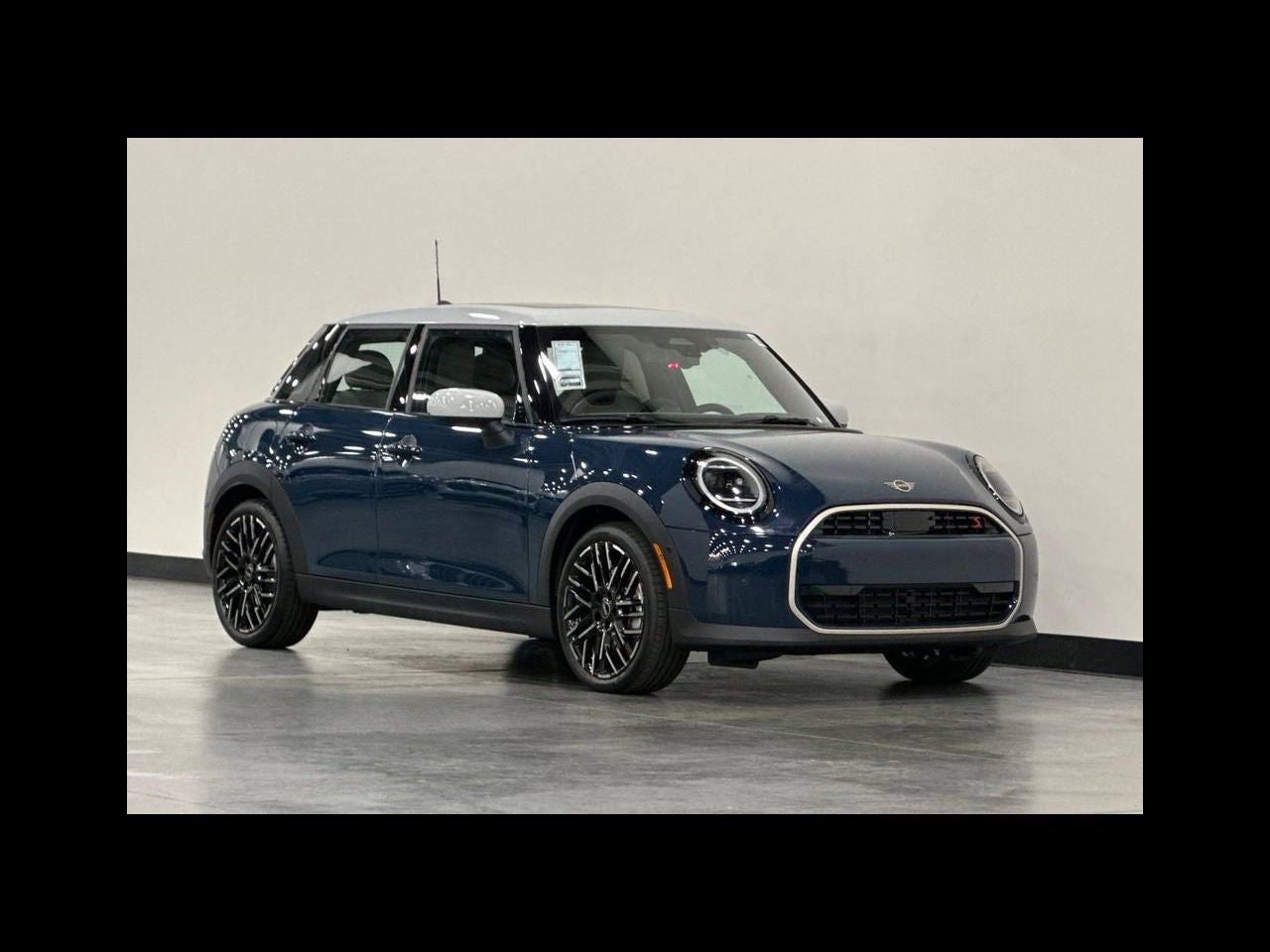 2026 MINI 4 DOOR SIGNATURE PLUS