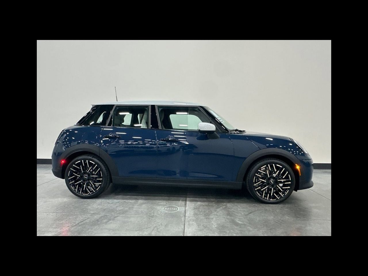 2026 MINI 4 DOOR SIGNATURE PLUS
