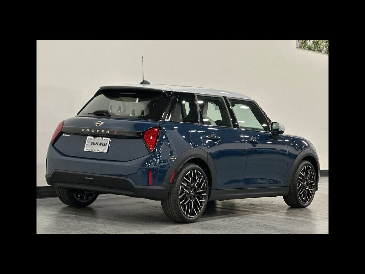 2026 MINI 4 DOOR SIGNATURE PLUS