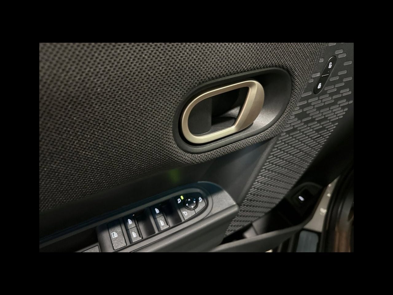2026 MINI 4 DOOR ICONIC