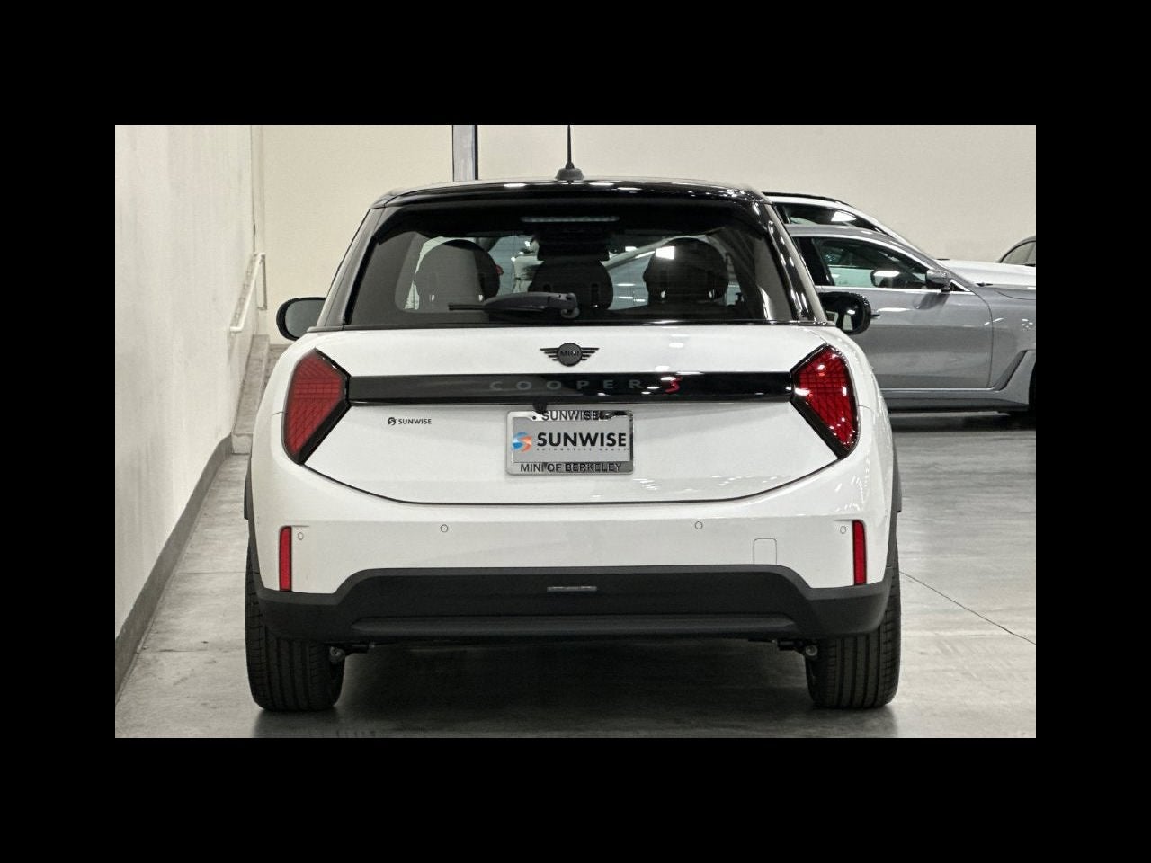 2027 MINI 4 DOOR ICONIC
