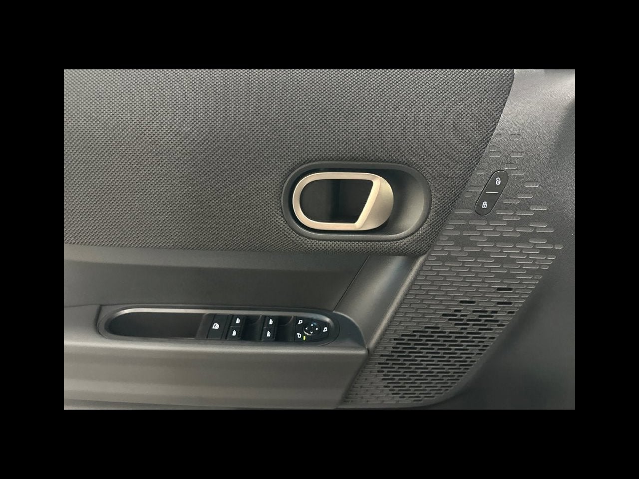 2027 MINI 4 DOOR ICONIC