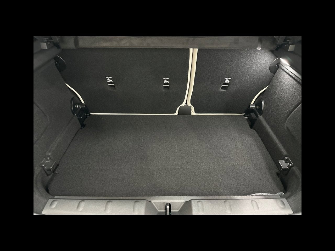 2027 MINI 4 DOOR ICONIC