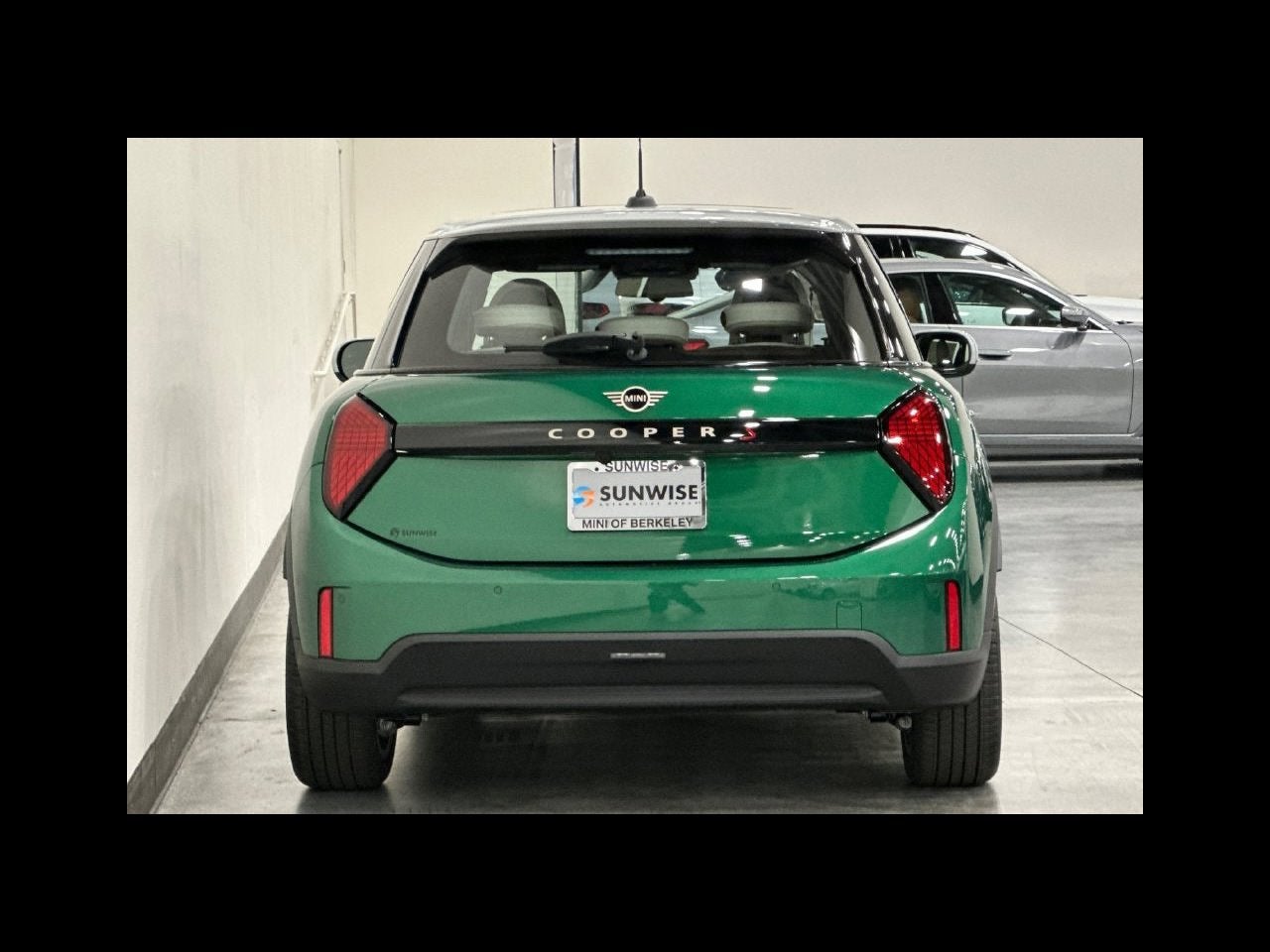 2027 MINI 4 DOOR ICONIC