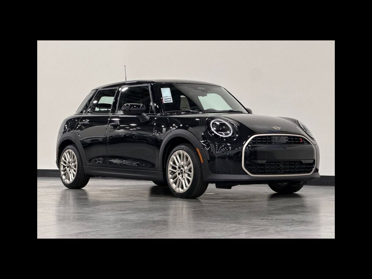 2026 MINI 4 DOOR ICONIC