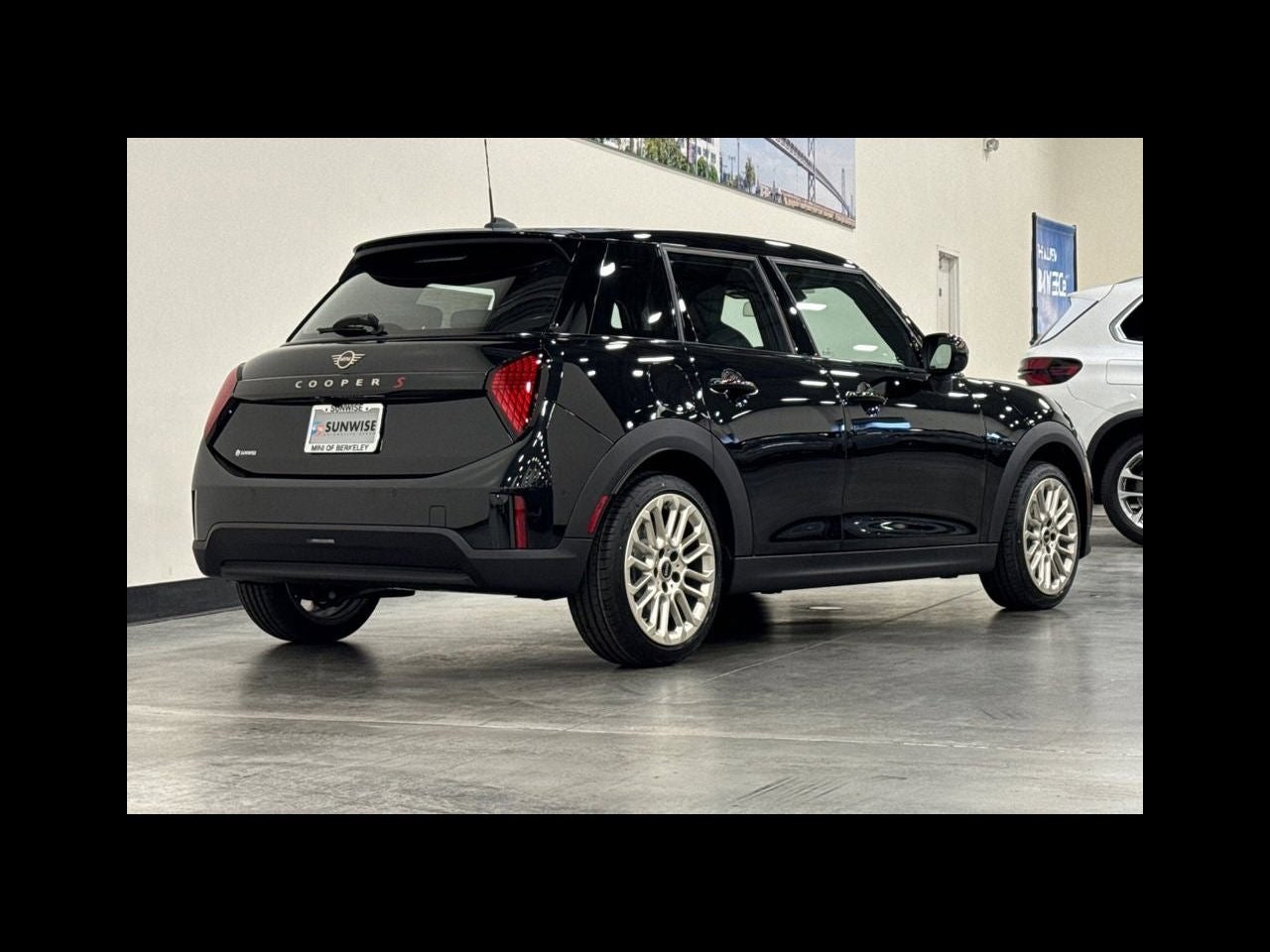 2026 MINI 4 DOOR ICONIC