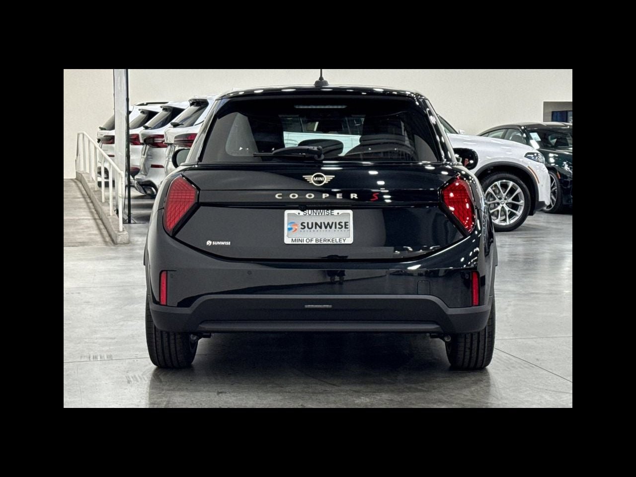 2026 MINI 4 DOOR ICONIC