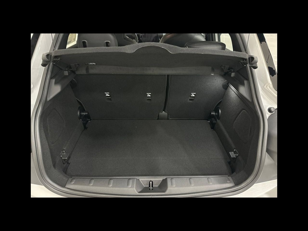 2027 MINI 4 DOOR ICONIC
