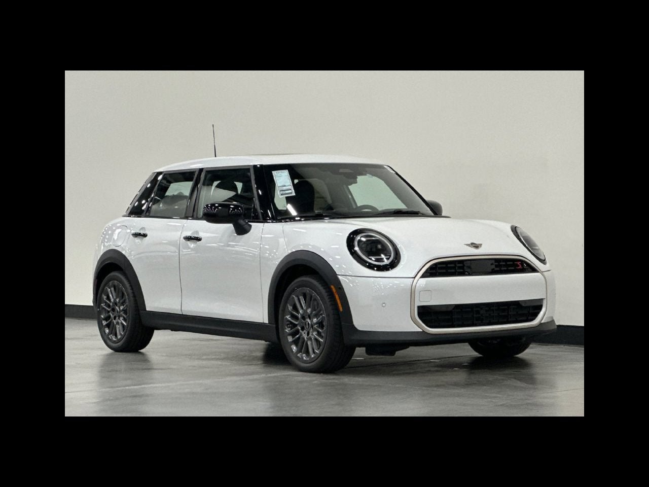 2026 MINI 4 DOOR SIGNATURE PLUS