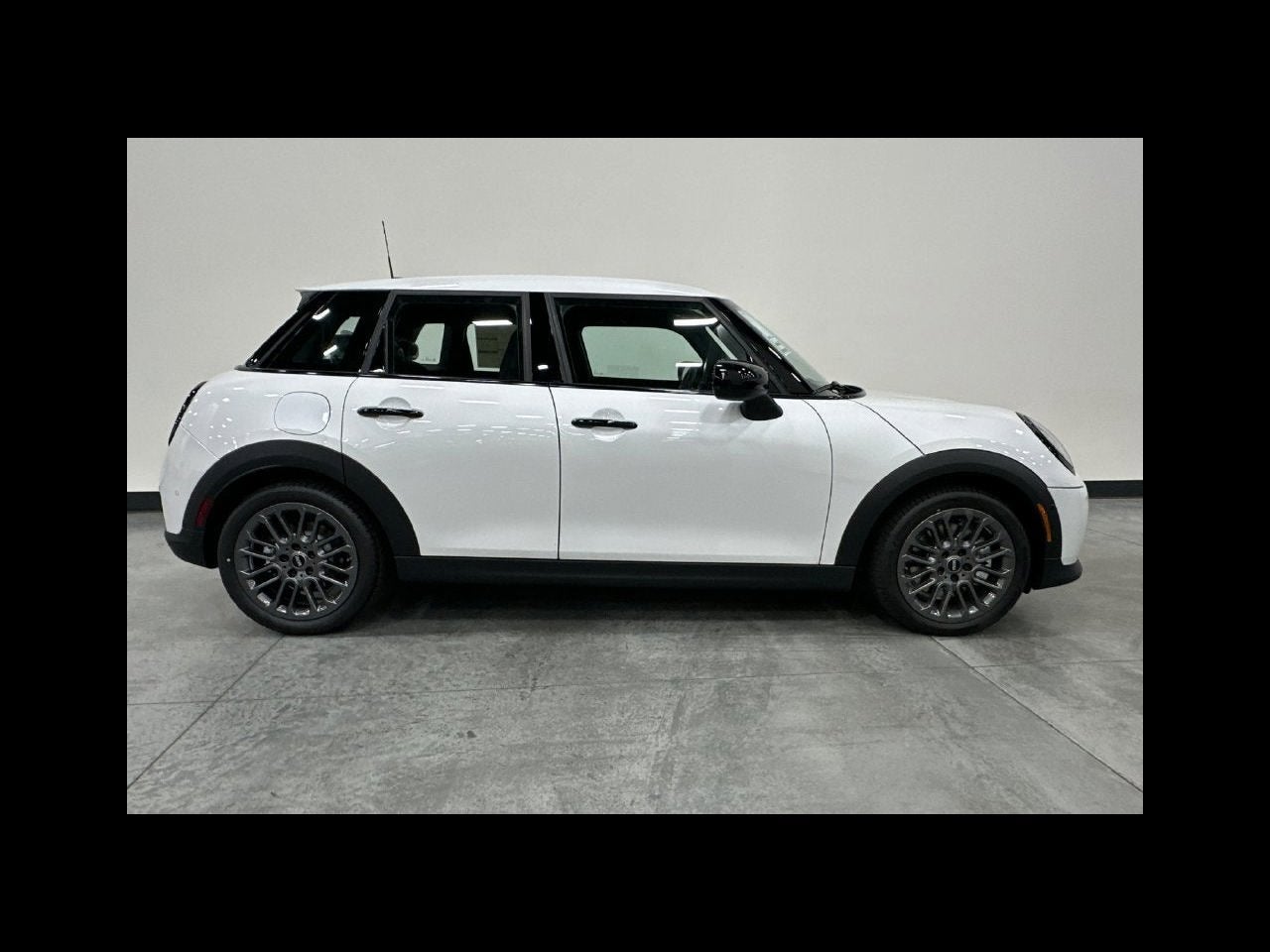 2026 MINI 4 DOOR SIGNATURE PLUS