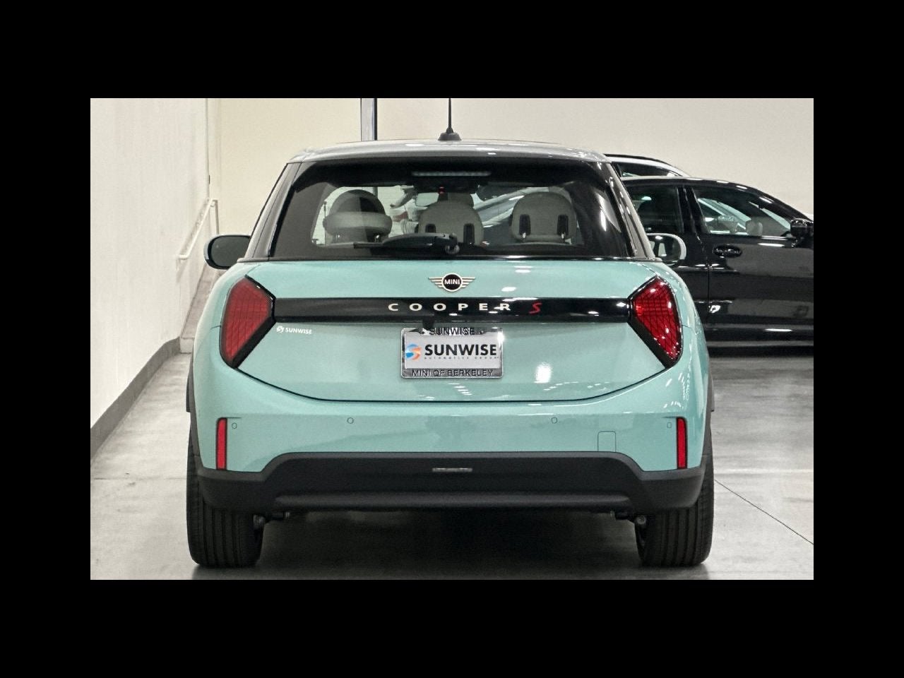 2027 MINI 4 DOOR ICONIC