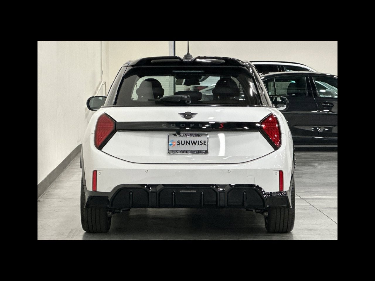 2027 MINI 4 DOOR ICONIC