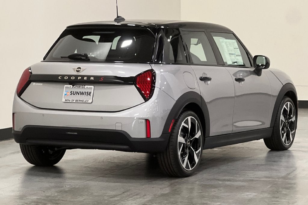 2027 MINI 4 DOOR ICONIC