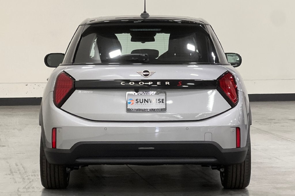 2027 MINI 4 DOOR ICONIC