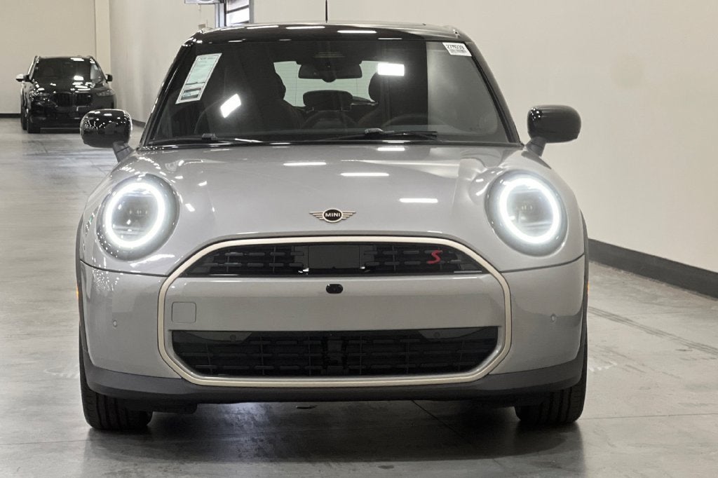 2027 MINI 4 DOOR ICONIC