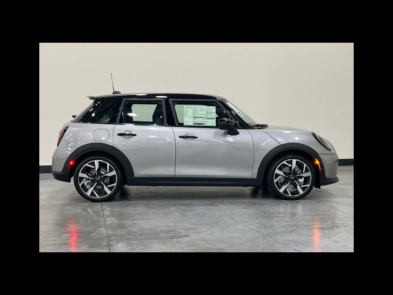 2027 MINI 4 DOOR ICONIC