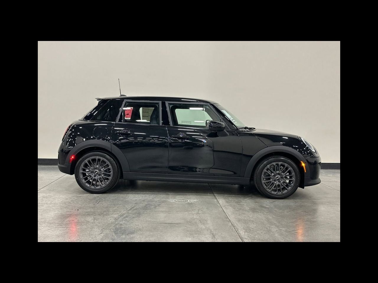 2026 MINI 4 DOOR SIGNATURE PLUS