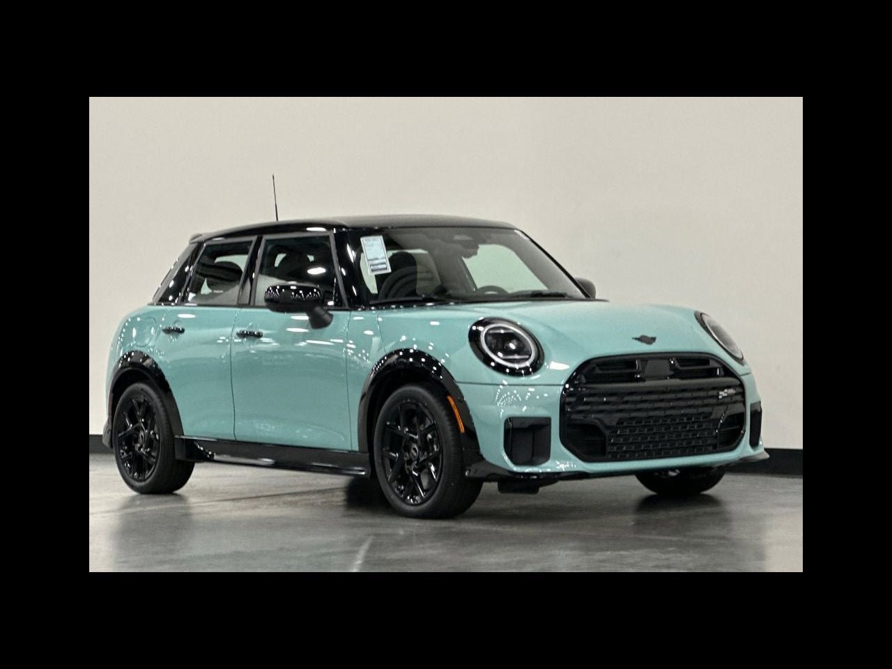 2027 MINI 4 DOOR ICONIC
