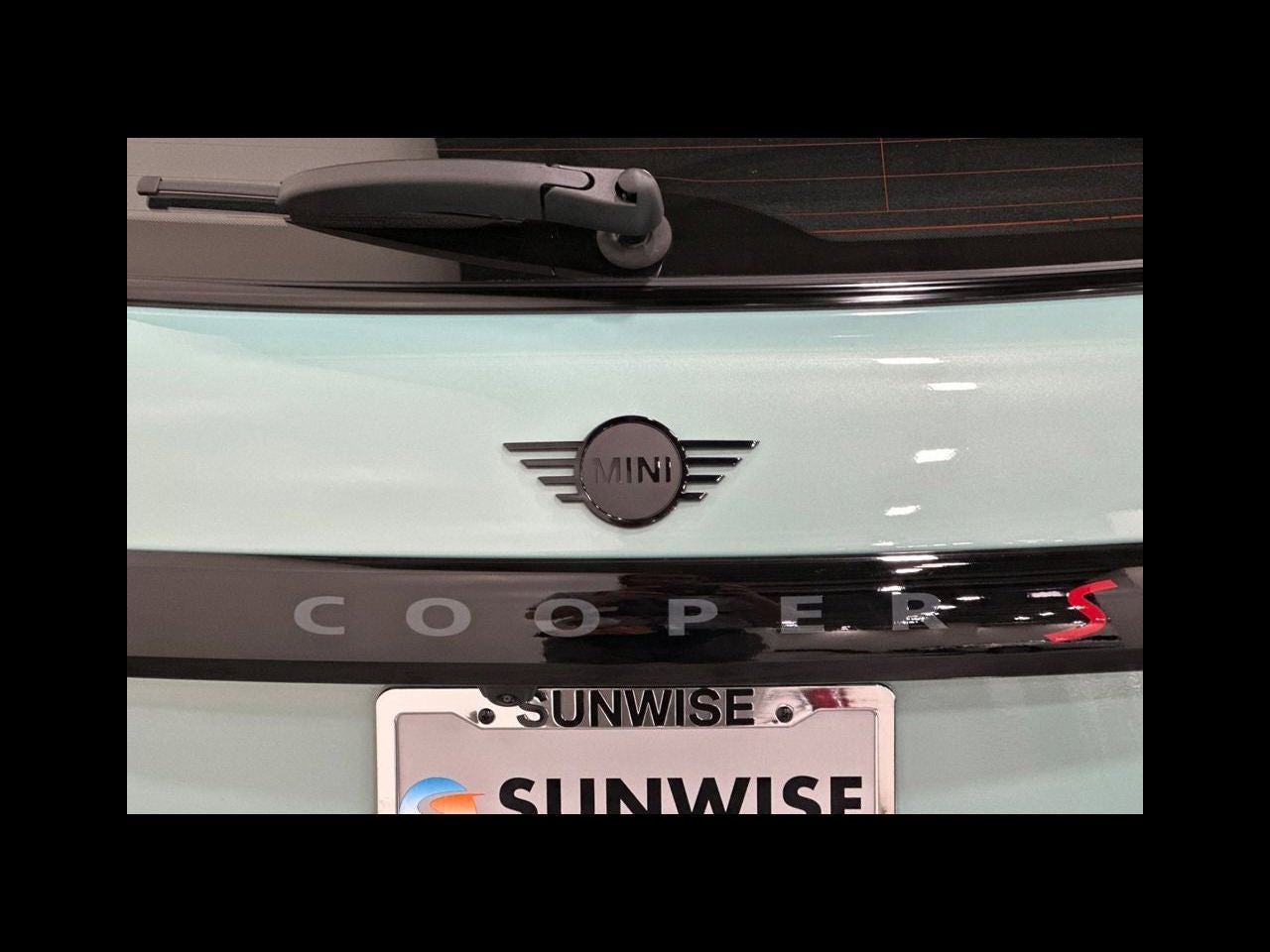 2027 MINI 4 DOOR ICONIC