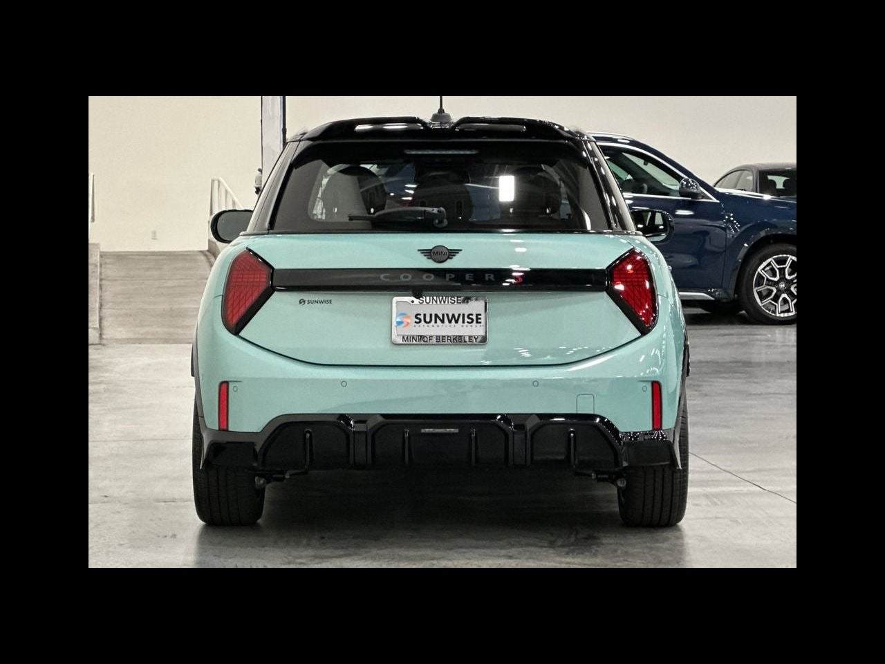 2027 MINI 4 DOOR ICONIC