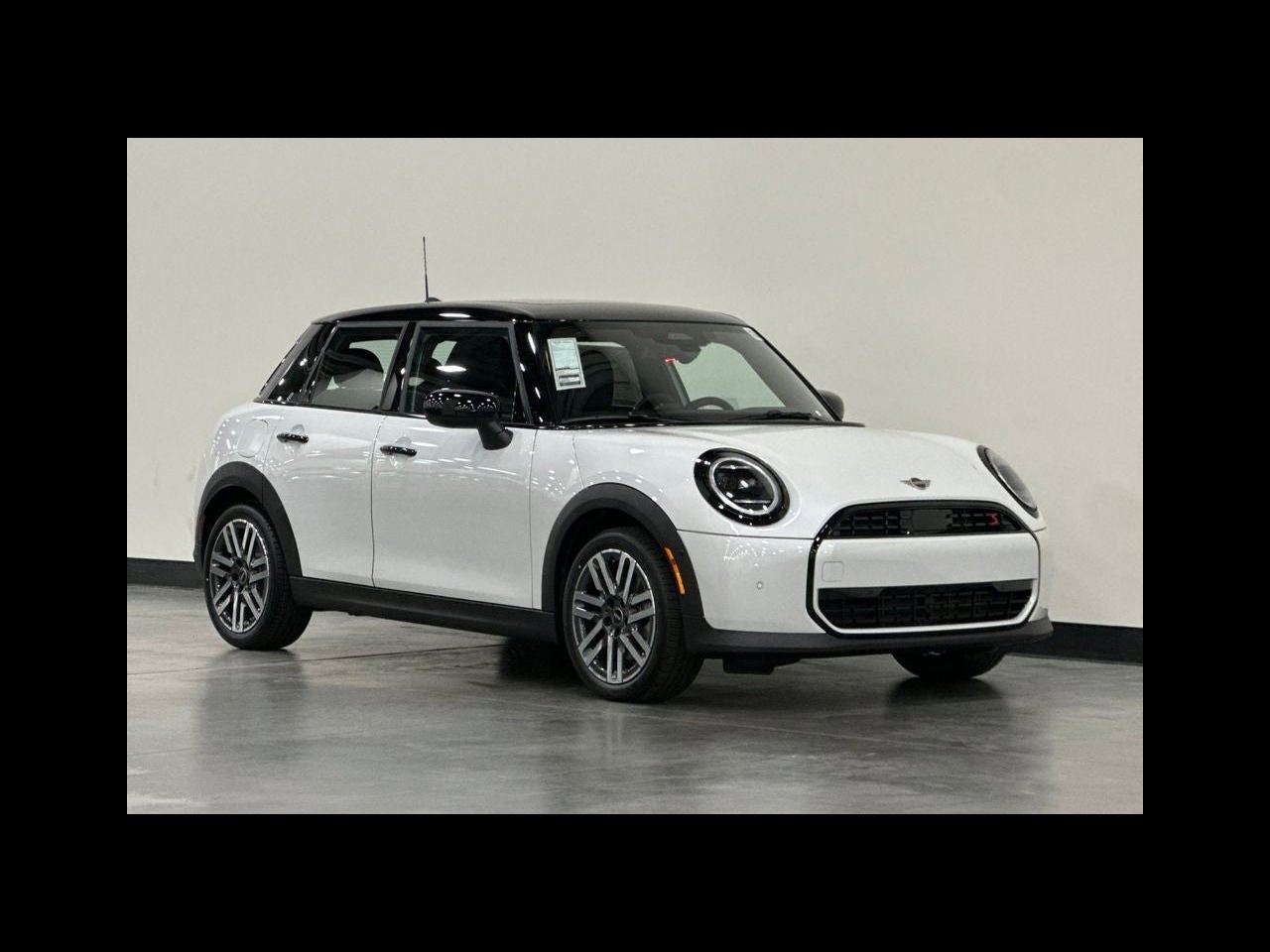 2026 MINI 4 DOOR SIGNATURE PLUS