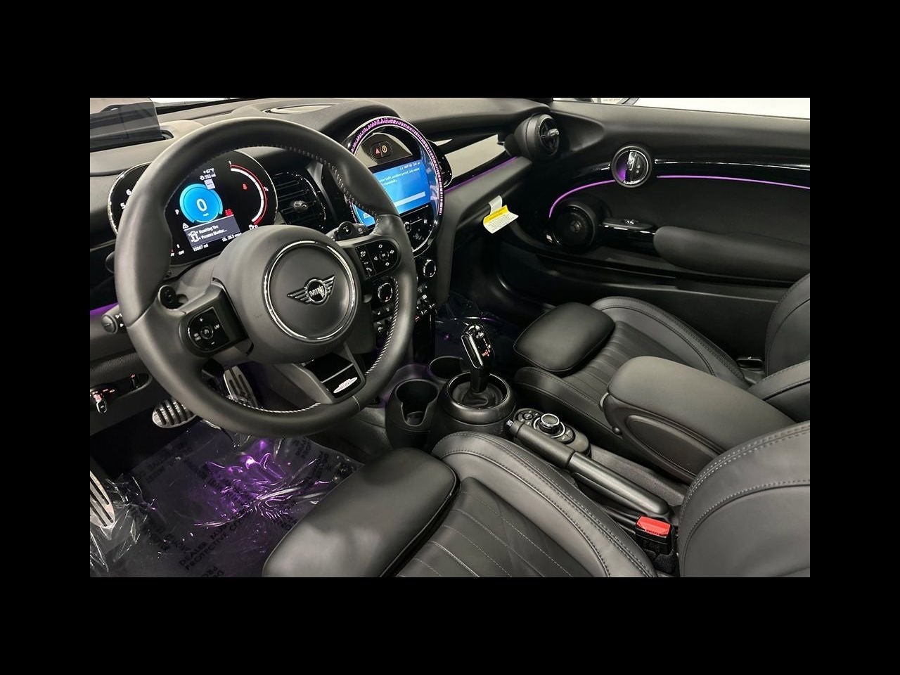 2024 MINI HARDTOP 2 DOOR Iconic