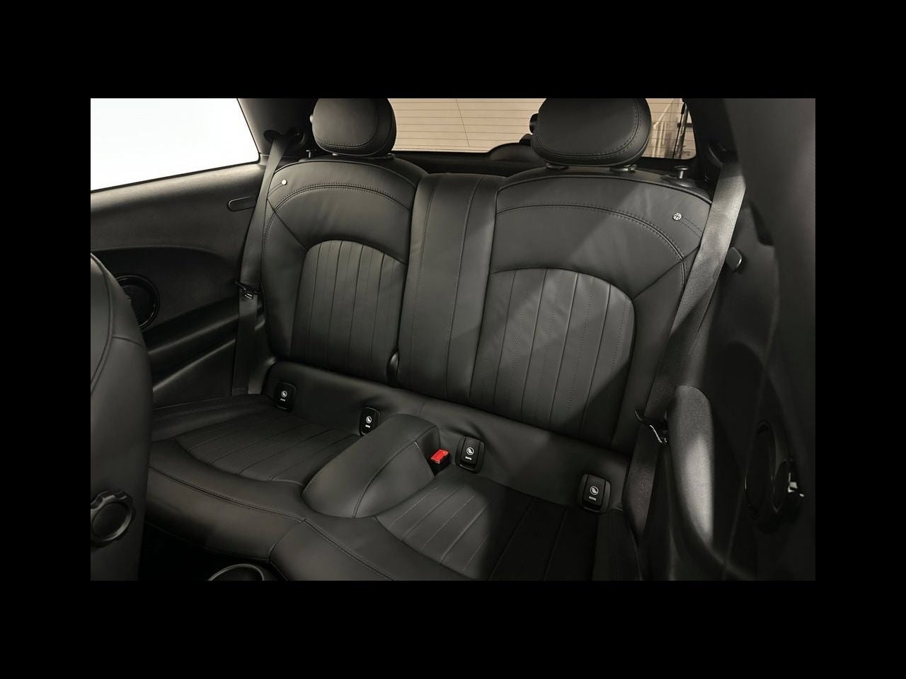 2024 MINI HARDTOP 2 DOOR Iconic