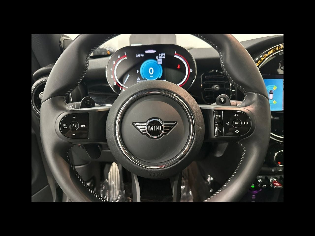 2024 MINI HARDTOP 2 DOOR Iconic