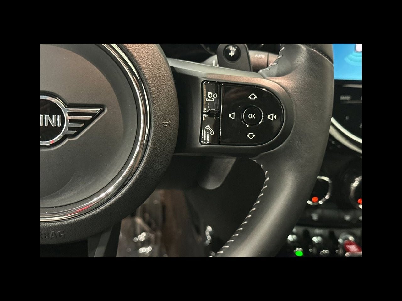 2024 MINI HARDTOP 2 DOOR Iconic